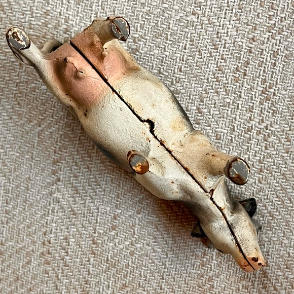 Vintage 1950’s Cast Iron Cow piggy bank. 3 inches tall. Marked Catskill Mts. - Picture 8 of 8